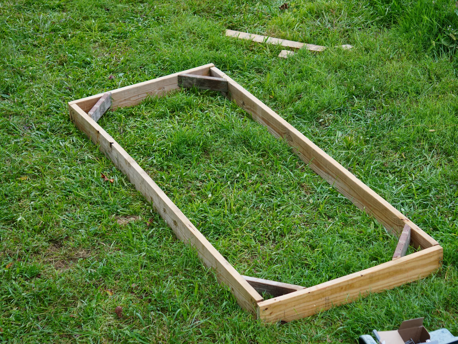 Starting the frame for an affordable pig shelter