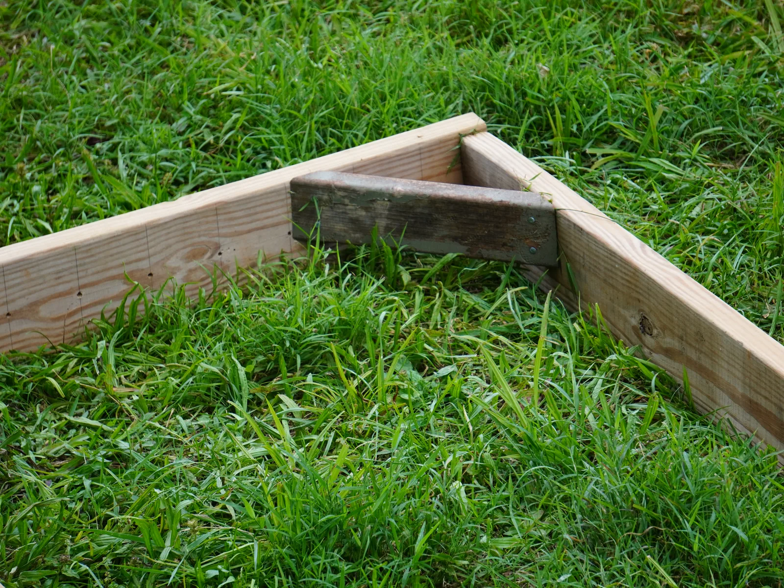 Adding the first sections of the pig shelter frame